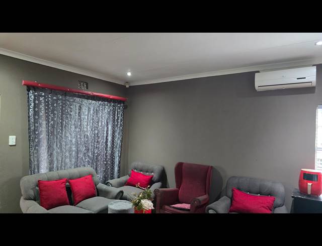 3 BEDROOM HOUSE FOR SALE IN WOODLANDS